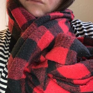 Red and black cashmere plaid scarf